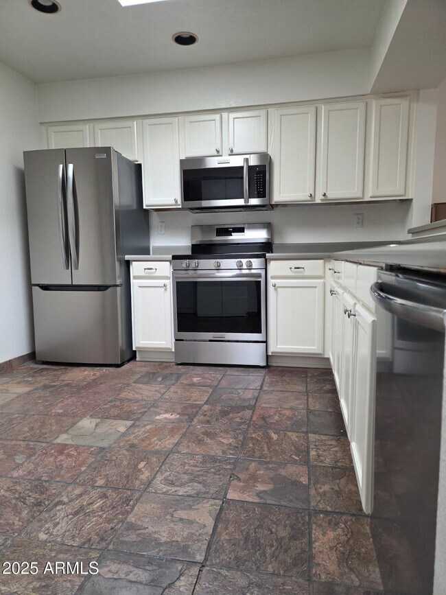 Foto del edificio - 1315 E Susan Ln