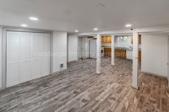 Foto del edificio - 1128 W Jackson Ave