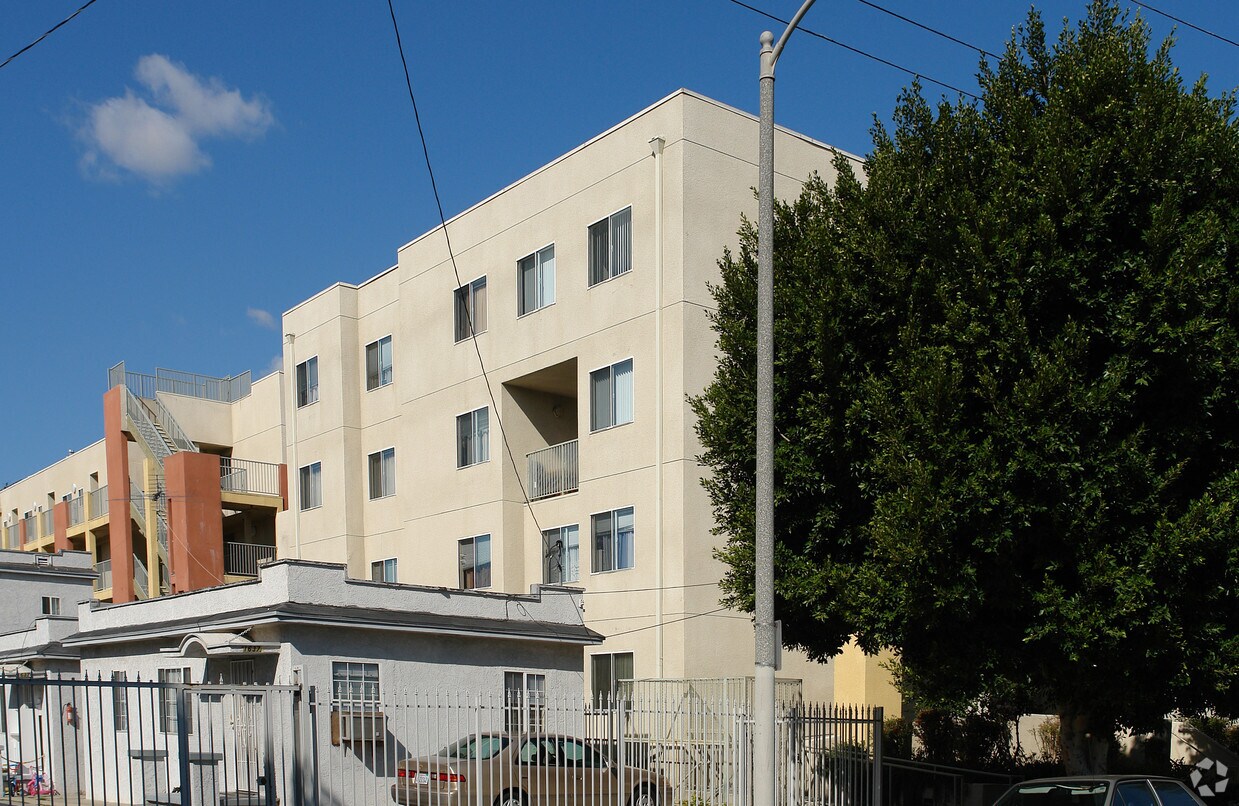 Primary Photo - Mariposa Apartments