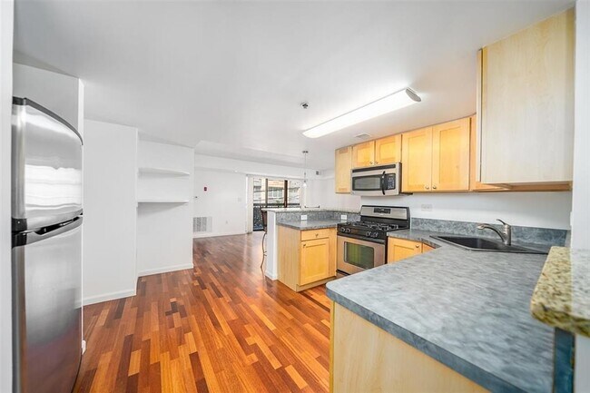 Building Photo - 759 2nd St