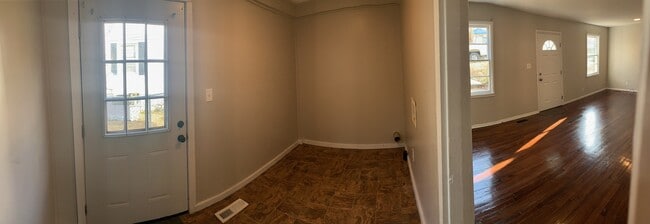 Building Photo - 45 Lakeside Dr