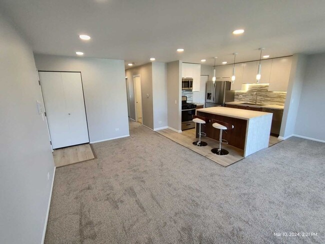 Building Photo - 273 Elmwood Ln