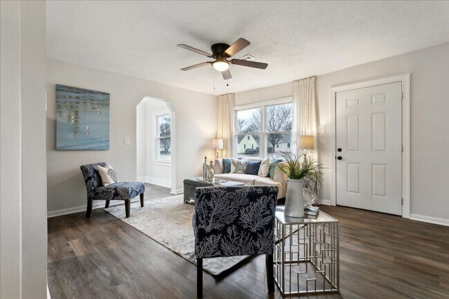 Building Photo - Renovated home in Heart of Hampton Roads