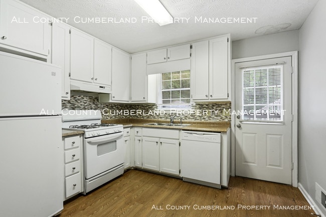Building Photo - CHARMING 2b/2ba DUPLEX IN COLLEGE PARK!!