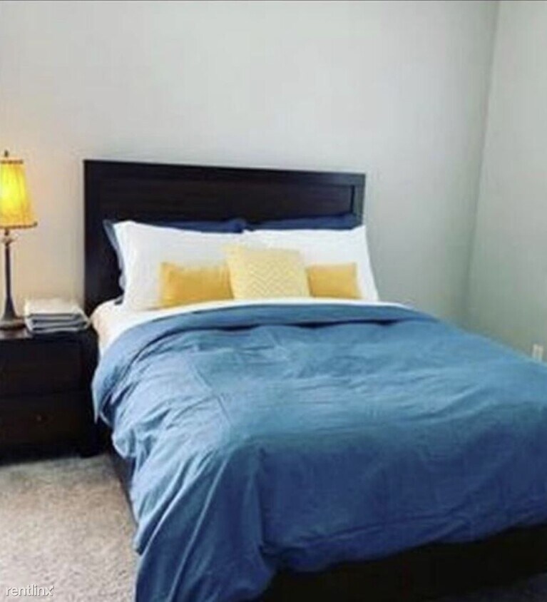 Building Photo - 4 br, 2.5 bath House - 1007 Camilla Street...