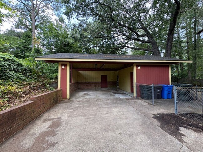 Foto del edificio - Spacious 4 Bed 2.5 bath Home Close to Fort...