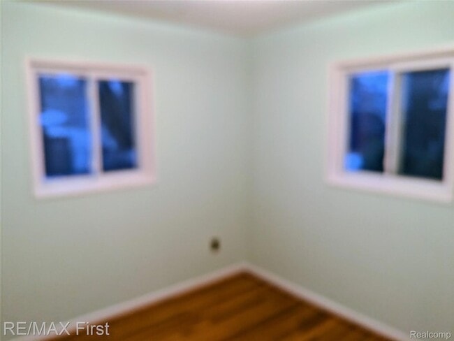 Building Photo - 247 Hecht Dr