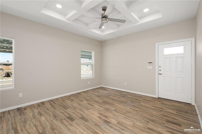 Building Photo - 4220 W Walnut Ave