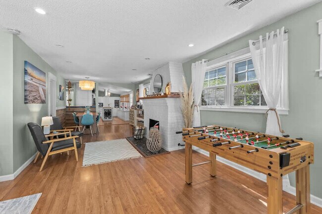 Foto del edificio - 1553 Lea View Ave