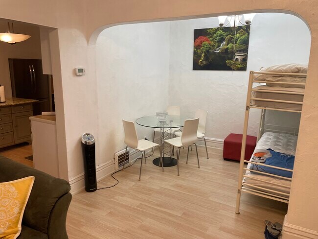 Foto del edificio - 1109 Ross Ave