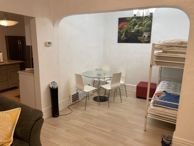 Foto del edificio - 1109 Ross Ave