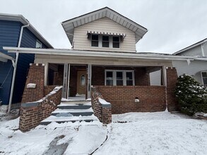 Building Photo - 420 S Olive St