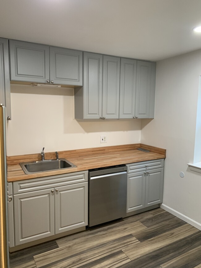 Building Photo - 4000 Gypsy Ln