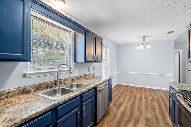 Building Photo - BELLINGRATH ROAD COUNTRY CLUB ESTATES