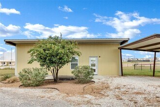 Building Photo - 1310 FM 487