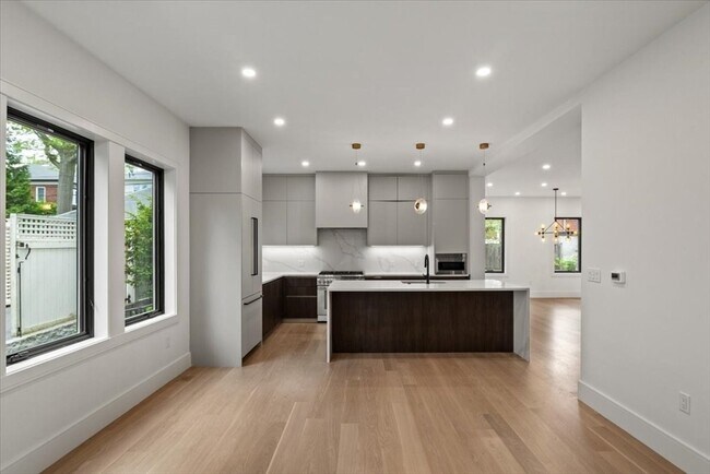 Foto del edificio - 116 Thorndike St