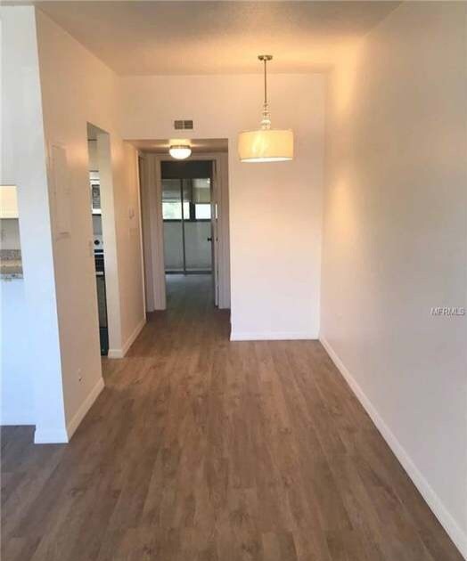 Pisos nuevos - 2420 Winding Creek Blvd