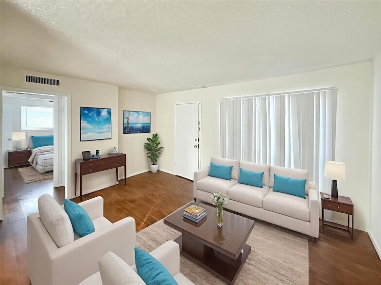 Foto principal - 4811 Live Oak St