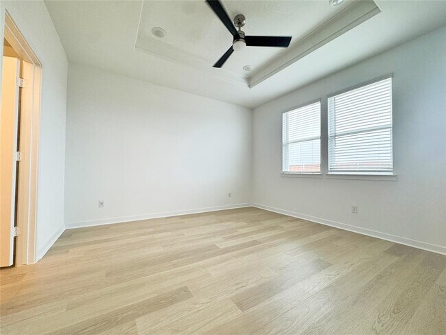 Building Photo - 368 Kapok St