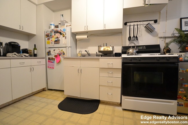 Building Photo - 5 Braemore Rd