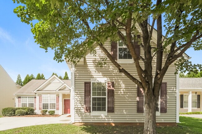 Foto del edificio - 17300 Hampton Trace Rd