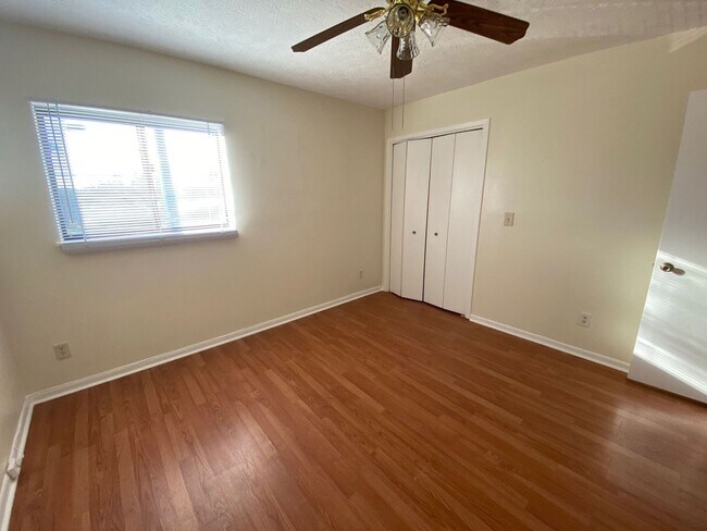 Foto del edificio - 1538 Mulberry Ave