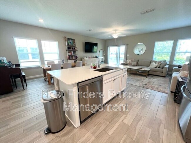 Foto del edificio - 12695 Josslyn Ln