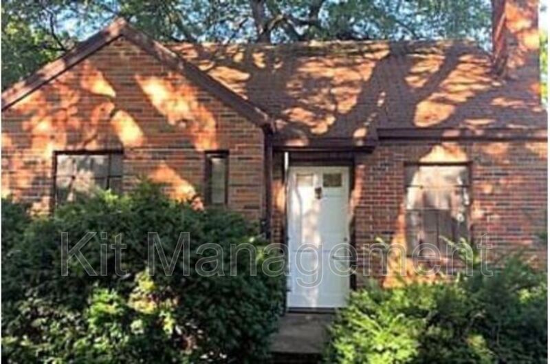 Primary Photo - 4649 Burnham Ave