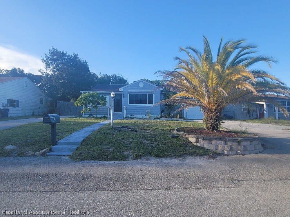 Foto principal - 2608 Emerson Ave