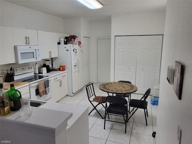 Foto del edificio - 3 br, 2.5 bath Townhome - 2155 Hacienda Ter