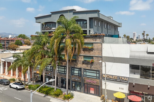 Building Photo - 930 S Robertson Blvd