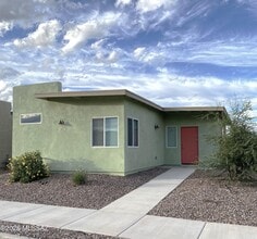 Building Photo - 3026 N Dasylirion Dr