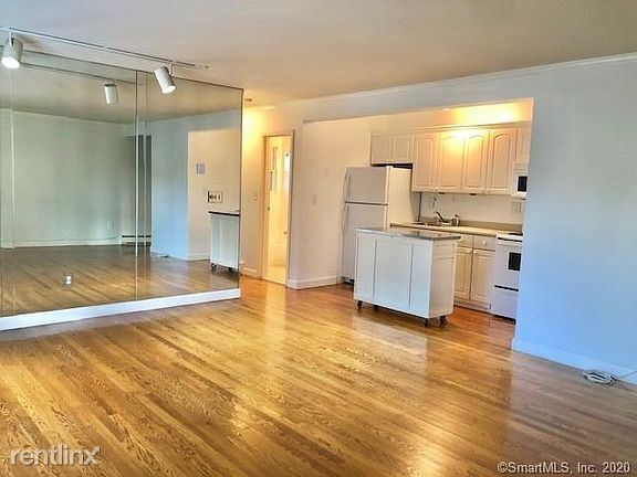 Building Photo - 1 br, 1 bath Condo - 24 Home Ct 5 Unit 5