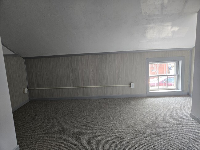 Building Photo - 11 Tiffany St