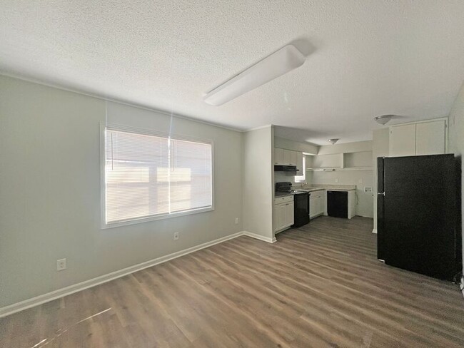 Foto del edificio - 2670 Columbus Dr