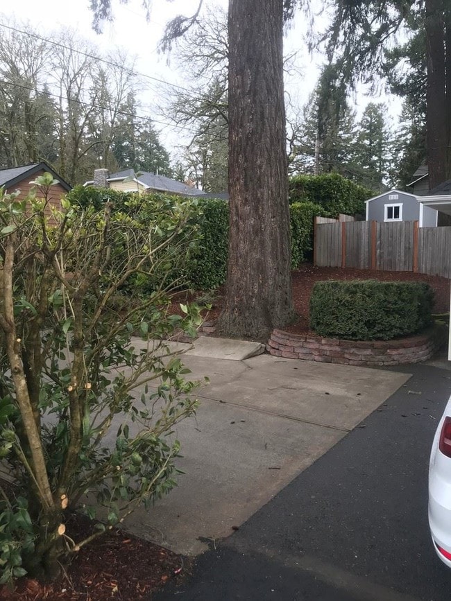 Building Photo - 3 br, 3 bath House - 817 D Ave