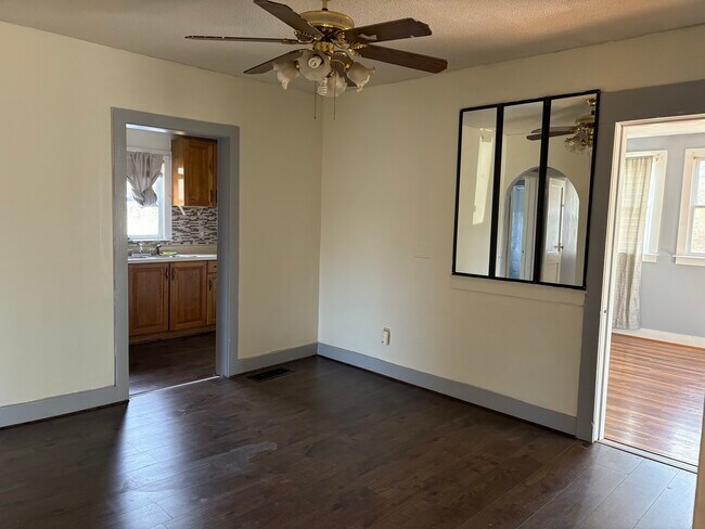 Foto del edificio - 152 Blacks Rd