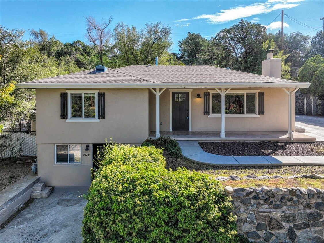 Foto principal - 237 S Hardin St