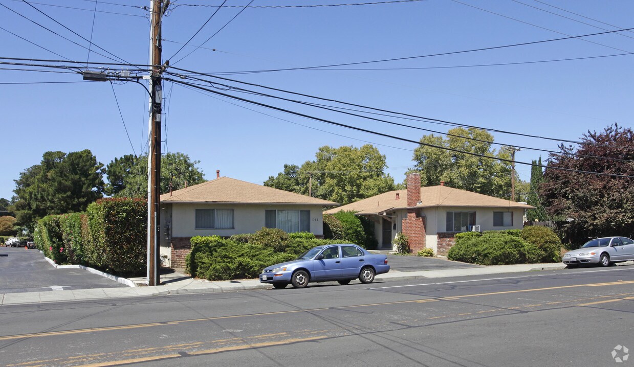 Building Photo - 1360 Pomeroy Ave
