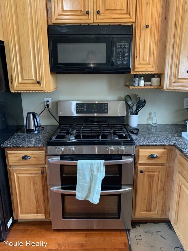 Building Photo - 4 br, 3 bath House - 654 Zuni Circle