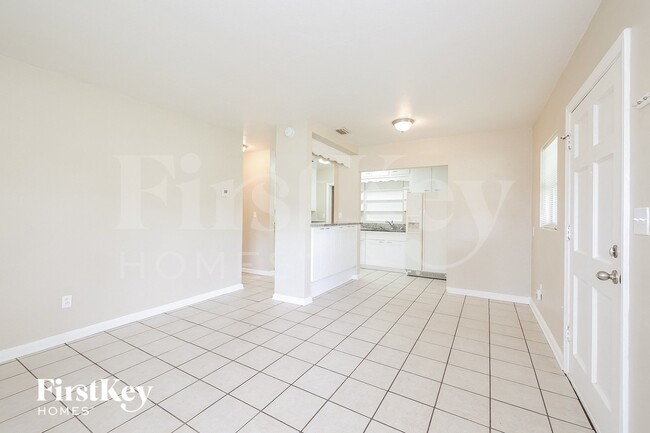 Building Photo - 1621 Mockingbird Ln