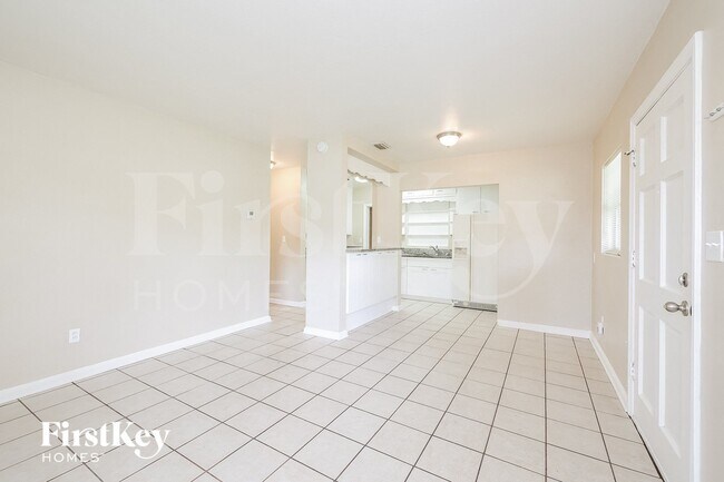 Foto del edificio - 1621 Mockingbird Ln
