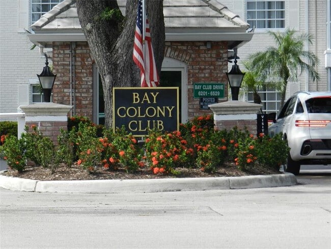 Foto del edificio - 6307 Bay Club Dr