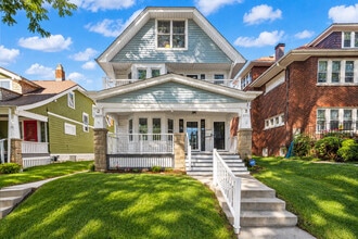 Building Photo - 3909 N Farwell Ave