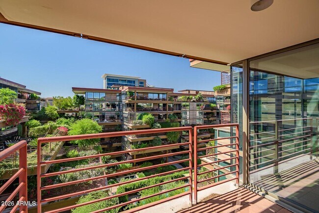 Foto del edificio - 7131 E Rancho Vista Dr