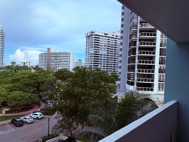 Foto del edificio - 5 Island Ave