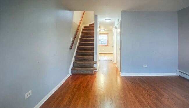 Foto del edificio - 7544 S Yates Blvd
