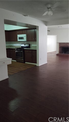 Building Photo - 42066 Mayberry Ave