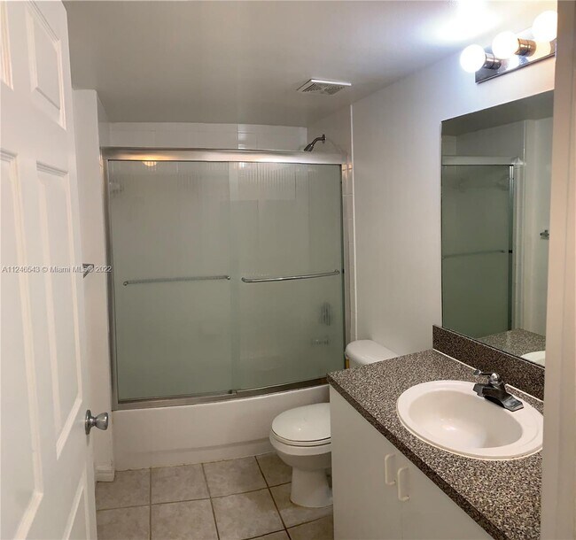 Foto del edificio - 5055 Wiles Rd