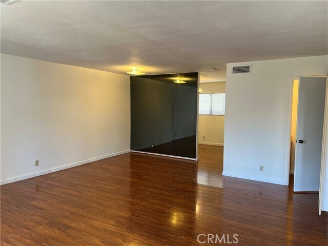 Building Photo - 2608 W Grand Ave